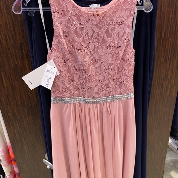 Dress - Picture 3 of 4